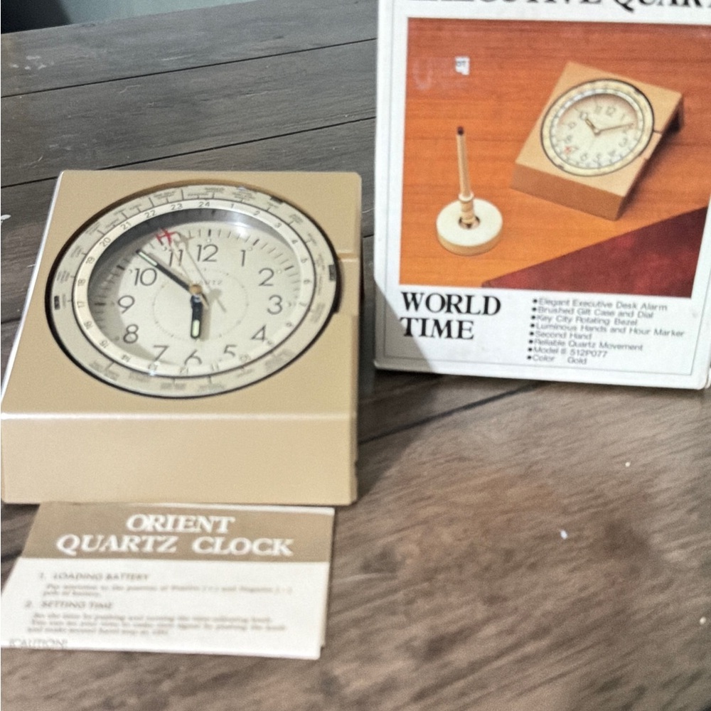 Vintage Beige Quartz world Clock - Elegant Home Wall Decor
